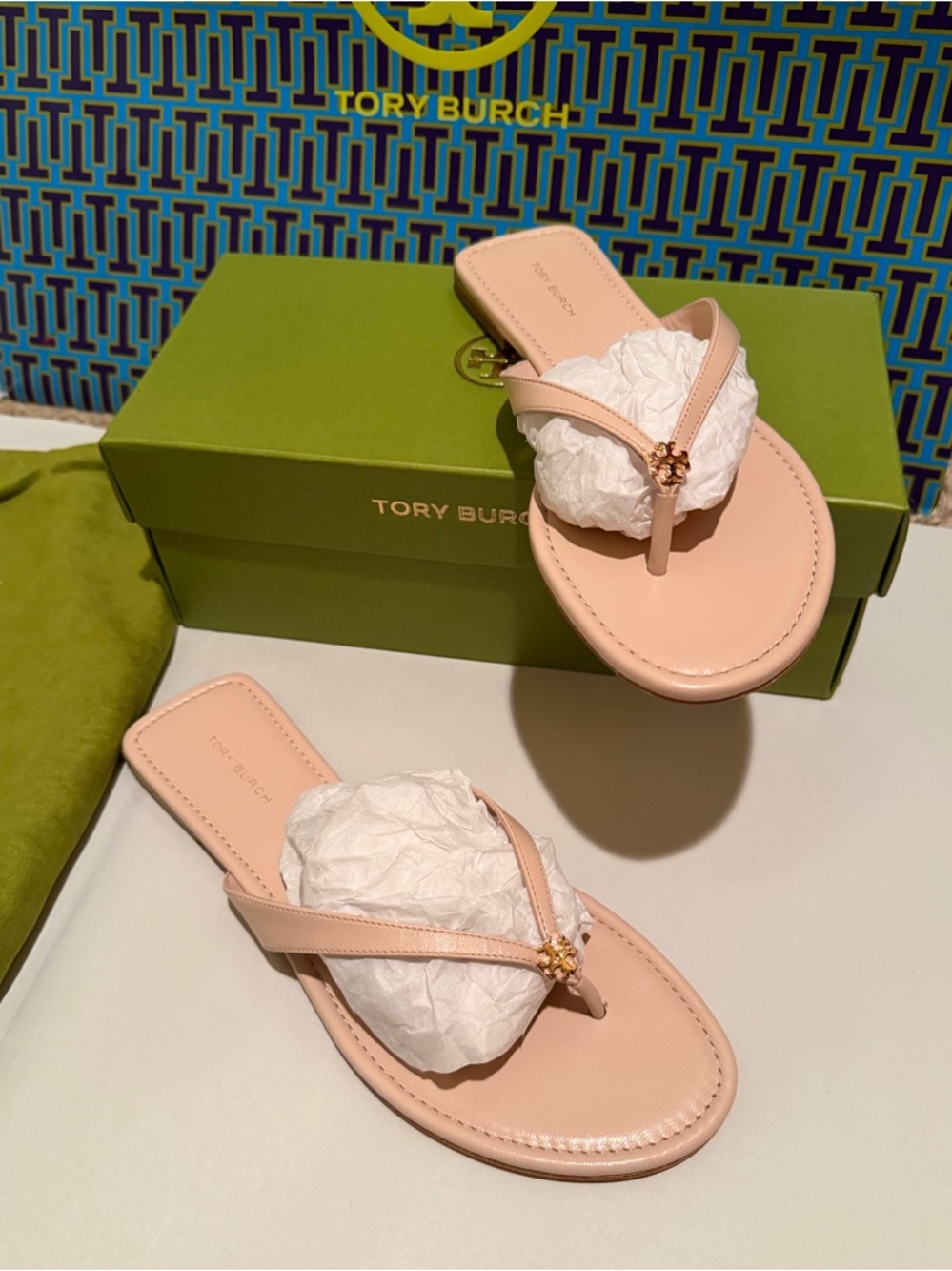 Tory Burch Classic Flip flop in Shell Pink Leather Thong Sandals